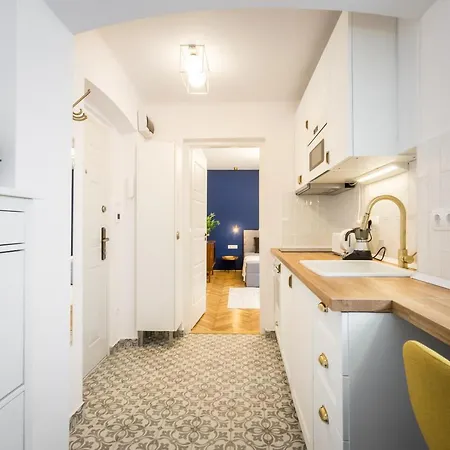 Bpr Unique With A/c * Budapeszt