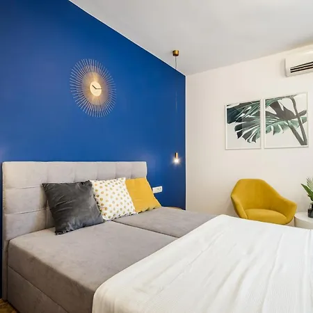Bpr Unique With A/c Budapest