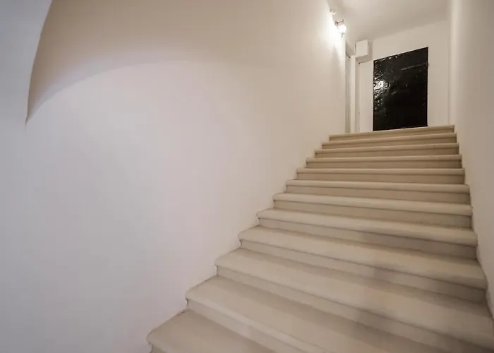 Bpr Unique With A/c Budapesta